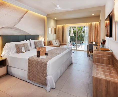 Swim-up Junior Suite Deluxe Elite Club by RIU